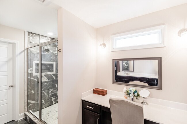 Building Photo - 1106 Eagle's View Dr