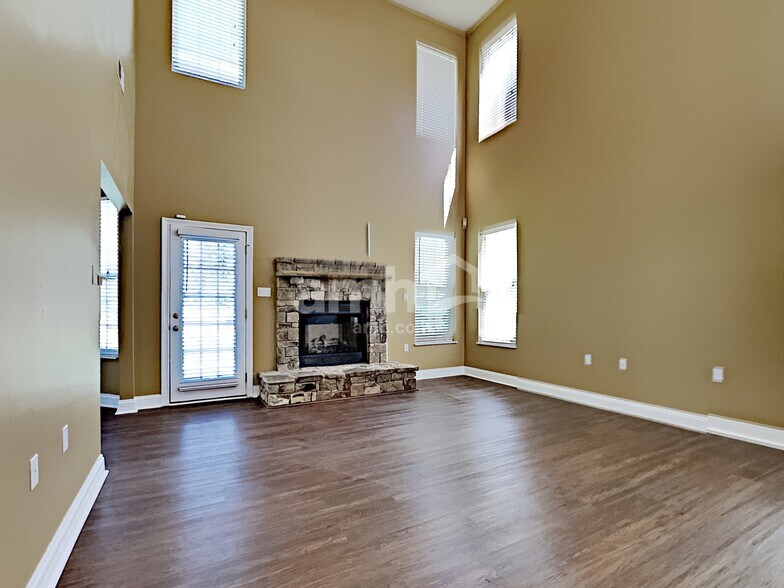 Building Photo - 10904 Parkgate Ln