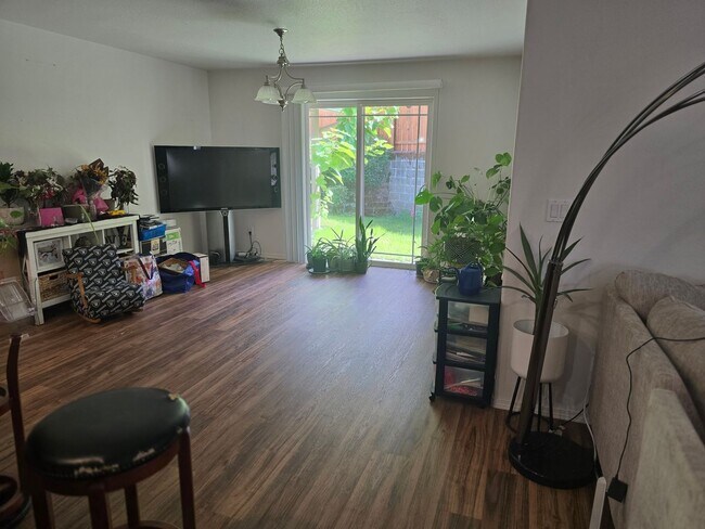 Building Photo - 2037 SE Marlen Dr