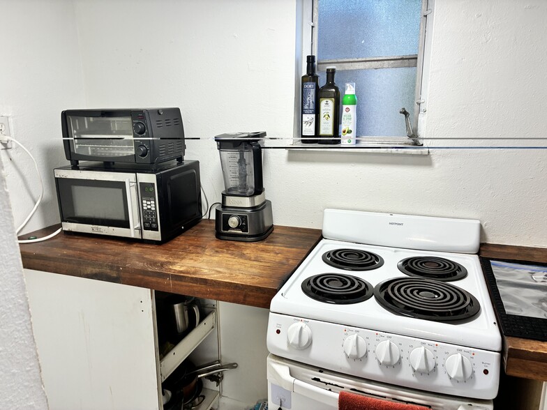 Building Photo - 6334 SW 35th St