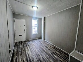 Building Photo - 325.5 S Lumber St