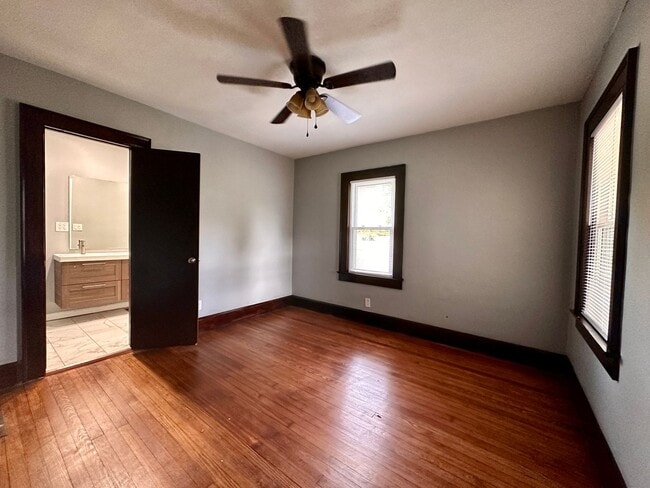 Building Photo - DEPOSIT MOVES YOU IN! No rent due until Au...