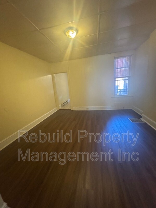 Building Photo - 1705 Ashburton St