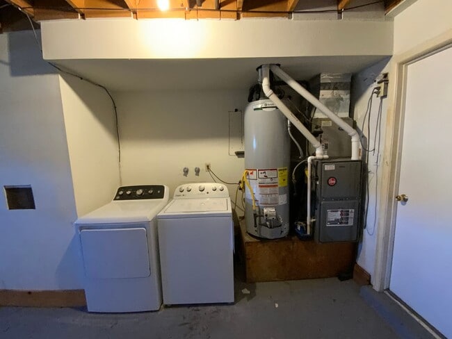 Building Photo - 3 Bedroom Single Story Home Available Near San Pedro Dr NE & McLeod Rd NE!