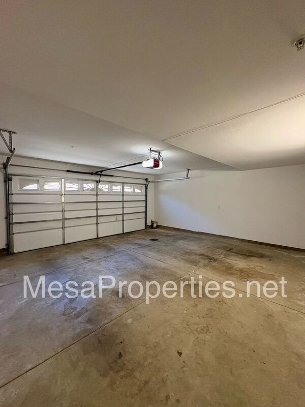 Building Photo - 16408 Valencia Ave