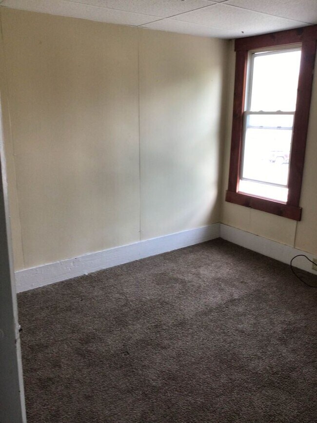 Building Photo - 709 20th St