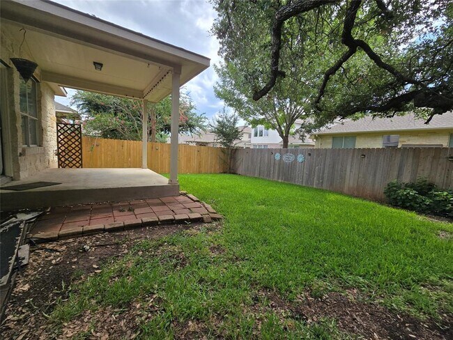 Building Photo - 303 Arrowhead Trail