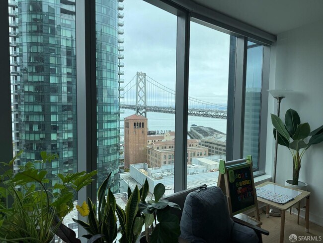 Building Photo - 338 Main St