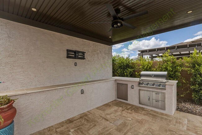 Building Photo - Stunning Gilbert Home Located in the Beautiful Belrose Gated Community!