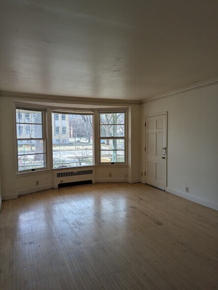 Building Photo - 300 8th St S