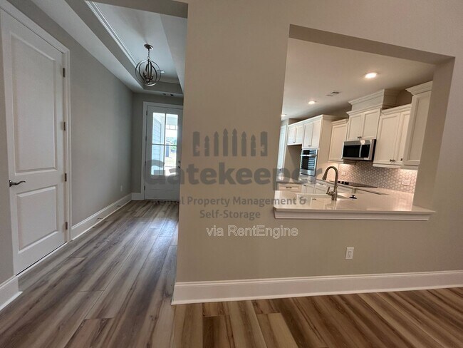 Building Photo - 411 Silverbell Ct