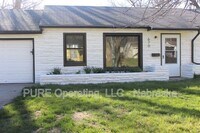 Building Photo - 670 S 69th St