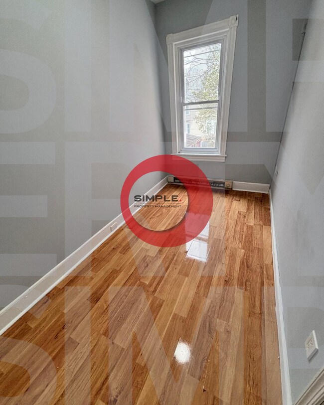 Building Photo - 113 W Elm St