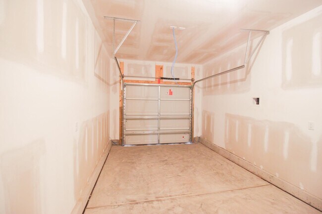 Building Photo - 1382 Speedway St