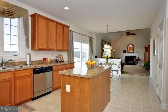 Building Photo - 304 Dunbar Dr