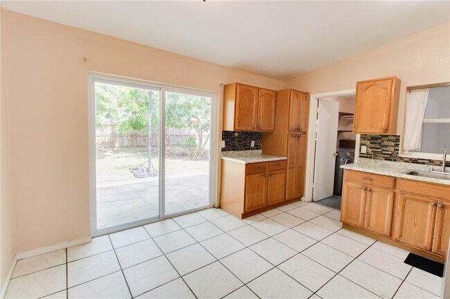Building Photo - 3633 Ranchwood Rd