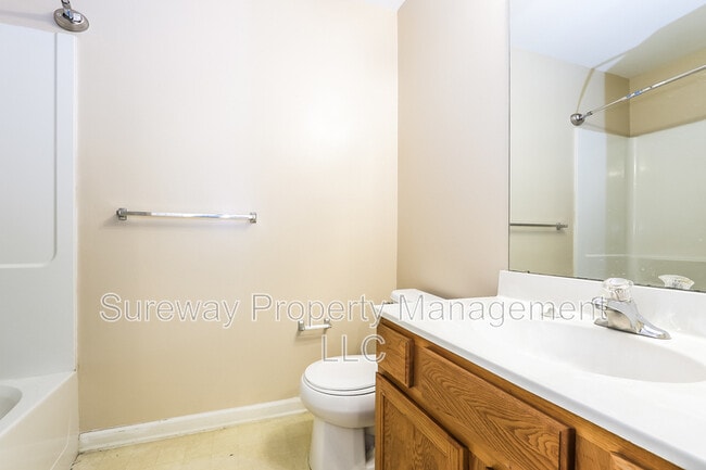 Building Photo - 158 Chancellor Dr