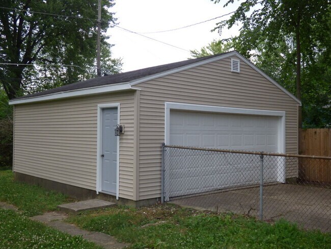 Building Photo - 4601 Holton Ave