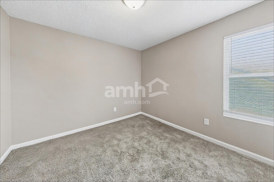 Building Photo - 19486 Prairie Crossing Dr