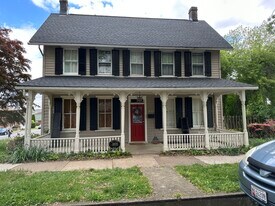 Building Photo - 401 S Washington St