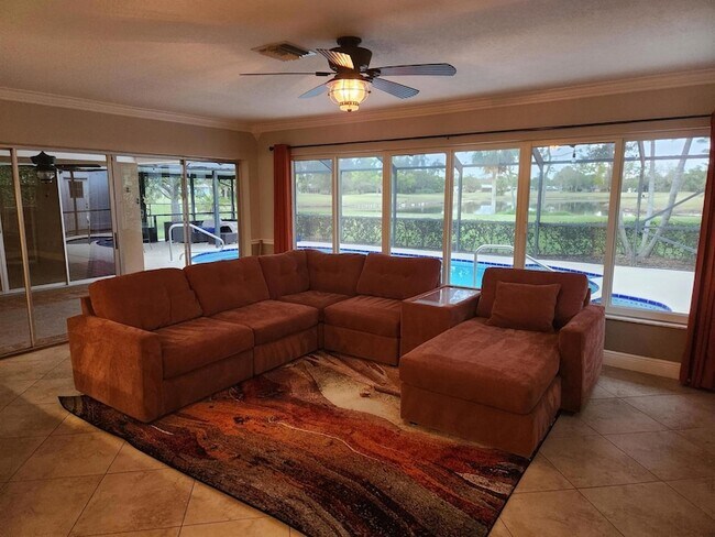 Building Photo - 357 NE Brasher Ct