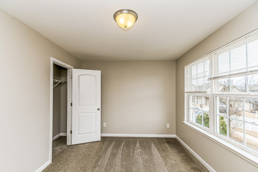 Building Photo - 1321 Lowenstein St