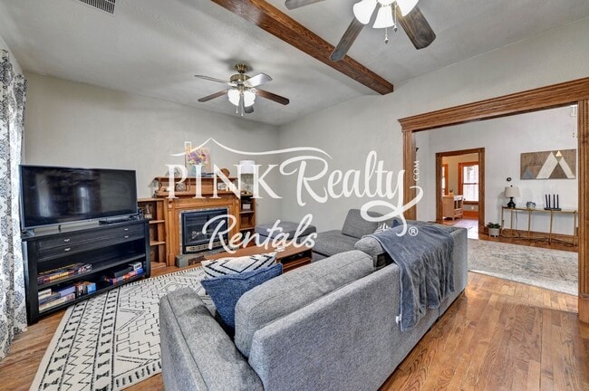 Building Photo - 1610 W Kiowa St