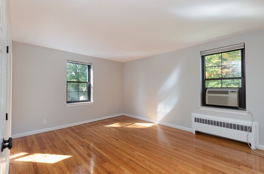 Building Photo - 43 Harvard St