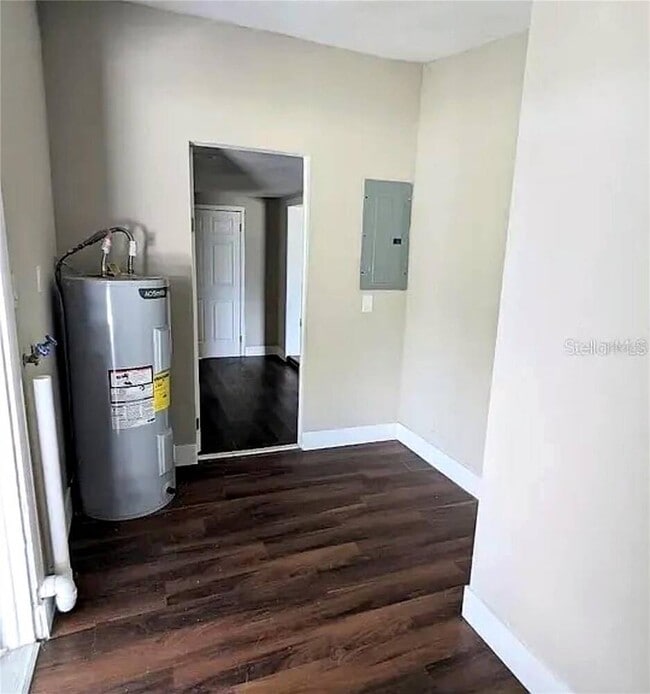 Building Photo - 2507 Coral Way