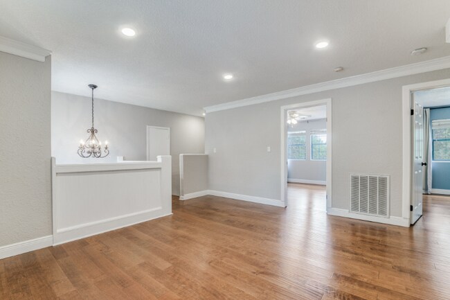 Building Photo - 913 Misty Water Ln