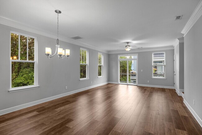 Building Photo - 300 Kara Ln