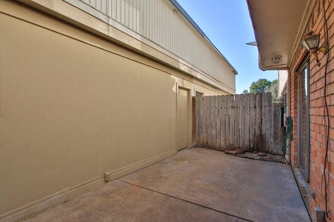 Building Photo - 5429 10th St