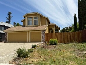 Building Photo - 8687 Bluefield Way