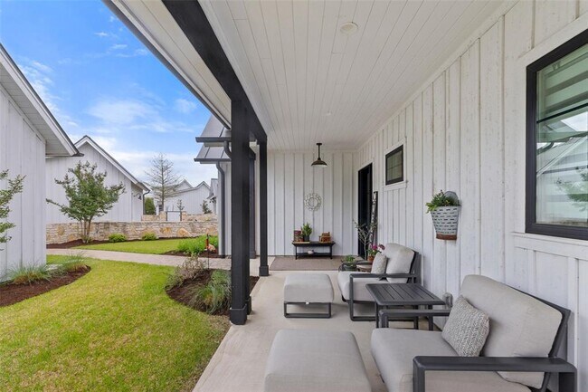 Building Photo - 19601 Flying J Blvd