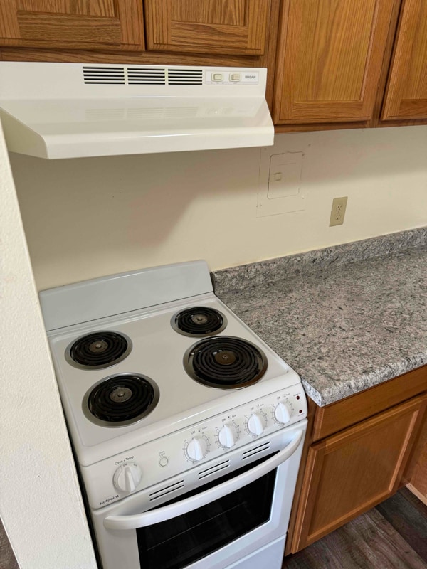 Building Photo - 454 W Dayton St