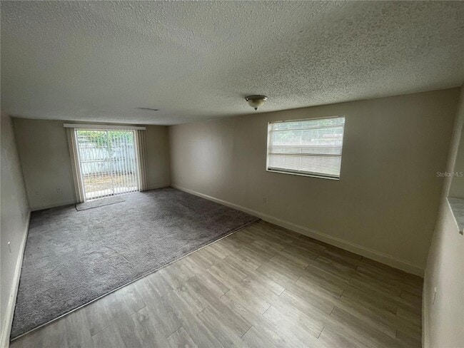 Building Photo - 4128-4126 Shoreline Dr