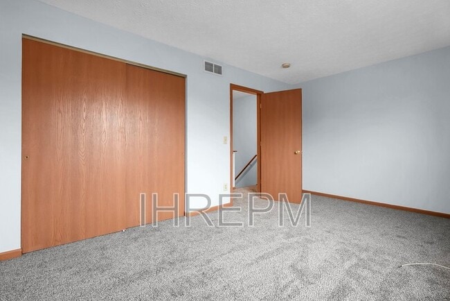 Building Photo - 1726 River Bend Rd