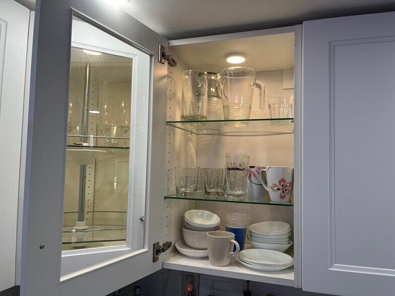 Building Photo - 2900 Banyan St