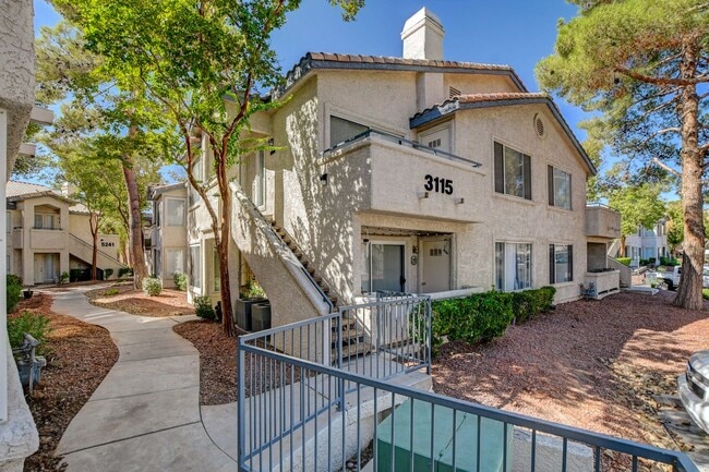 Primary Photo - Great 2 bedroom 2 bathroom upstairs condo!