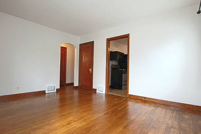 Building Photo - 1808 34th St