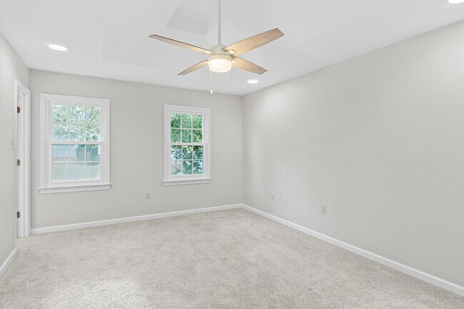 Building Photo - 328 Old Salem Way