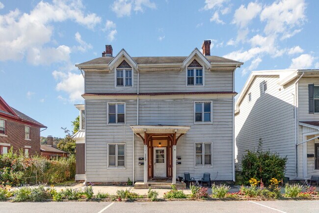 Primary Photo - 149 N 2nd St