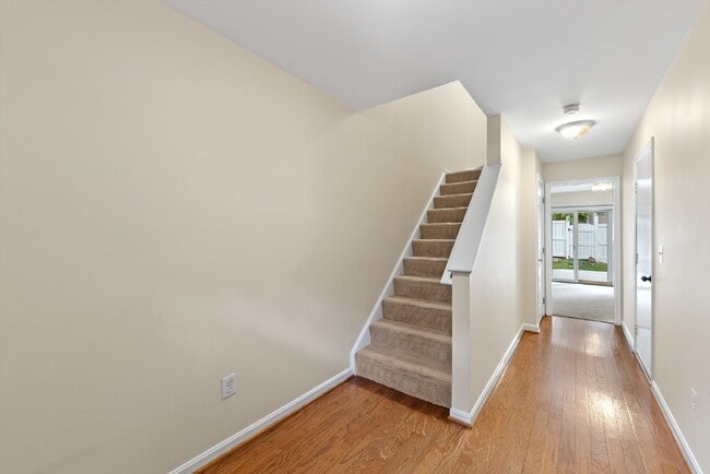 Building Photo - This move-in ready, professionally cleaned 3-bedroom, 3.5-bathroom townhouse in Reston Town Cente...