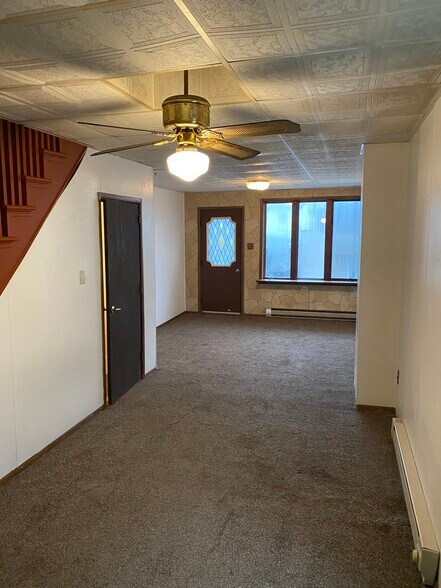 Building Photo - 334 E 5th St