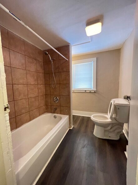 Building Photo - 16 Victory Ct