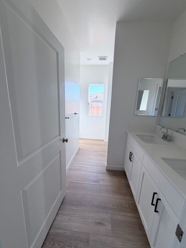 Building Photo - 7414 Cryosphere St