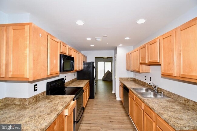 Building Photo - 11234 Hannah Way
