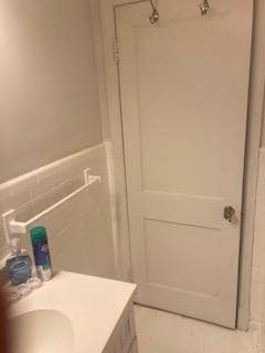 Building Photo - 5561 Ashbourne Rd