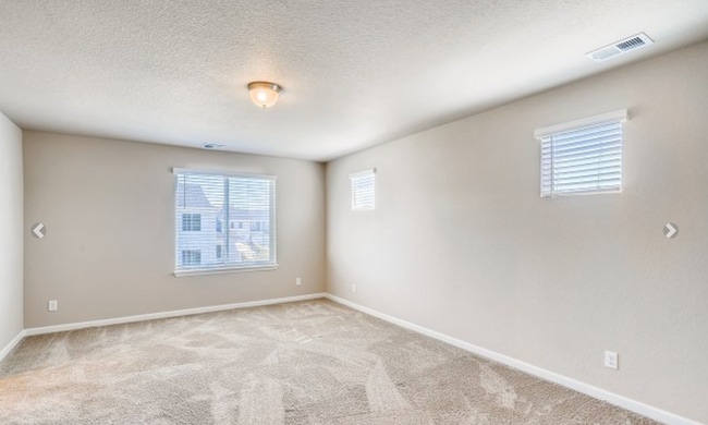 Building Photo - LOVELY 4-BEDROOM TOWNHOUSE IN WALKABLE SW LONGMONT NEIGHBORHOOD