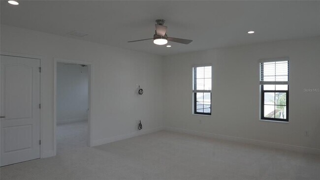 Building Photo - 6629 Fort Pierce Ave